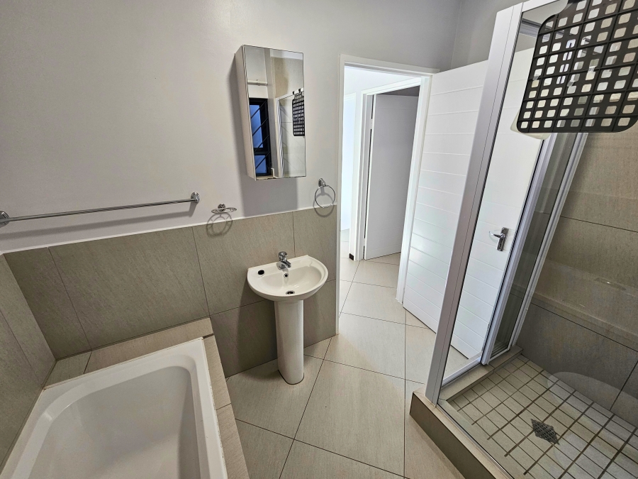 To Let 2 Bedroom Property for Rent in Buh Rein Estate Western Cape